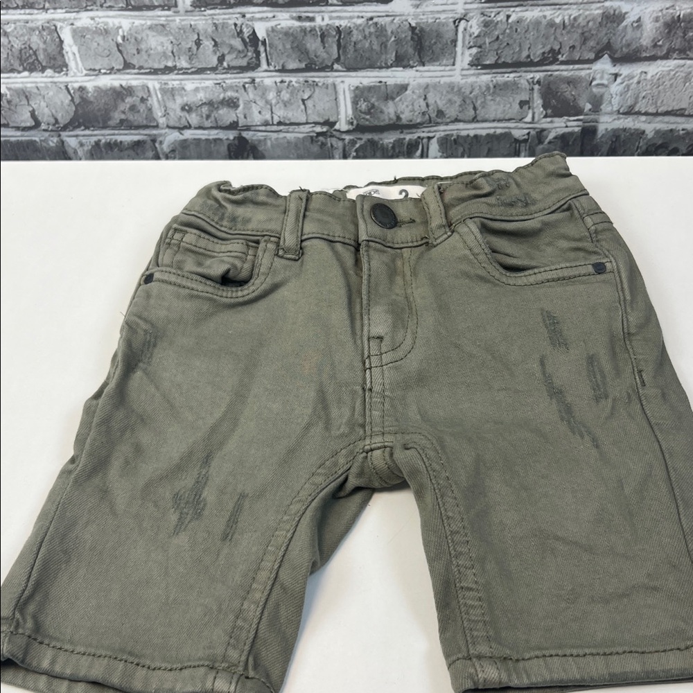 Boy's cotton on‎ Olive Green Shorts - Picture 5 of 6
